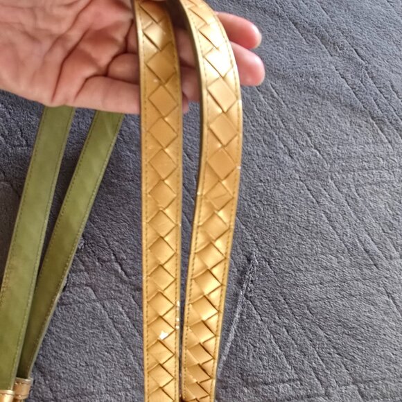 Authentic Bottega Veneta Flat Shoulder Bag - Golden Metallic Intrecciato Leather - Picture 15 of 16